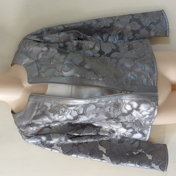 Colleen Lopez Best Dressed Silver Faux Leather And Mesh Jacket - Picture 4 of 16